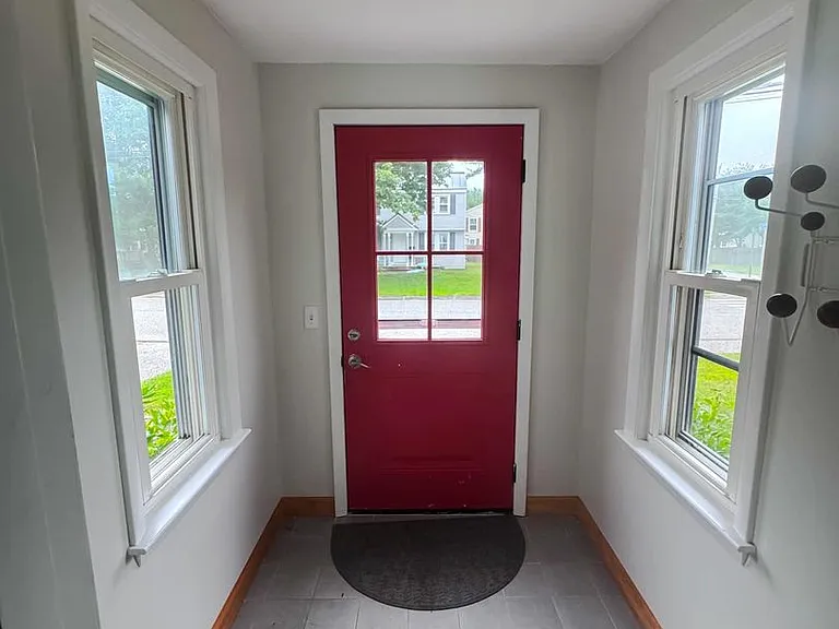 114 Columbia Ave — Photo 2