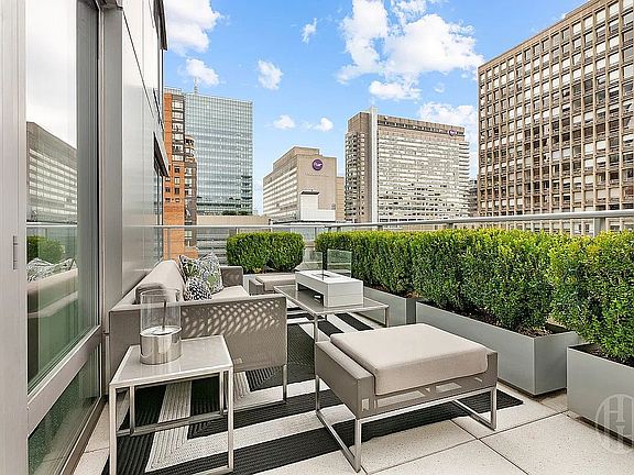 4th image of 303 E 33rd St #9E