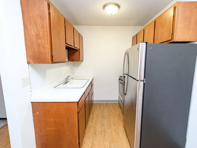 Lake Street Manor — Photo 39