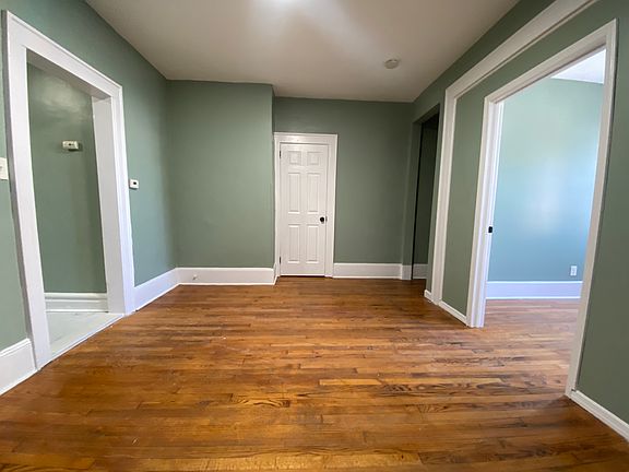 3rd image of 636 Grove St #1R