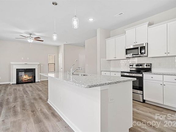 3rd image of 4909 Lebanon Dr #1