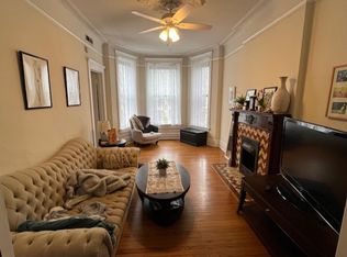 907 W Newport Ave #2, Chicago, IL 60657