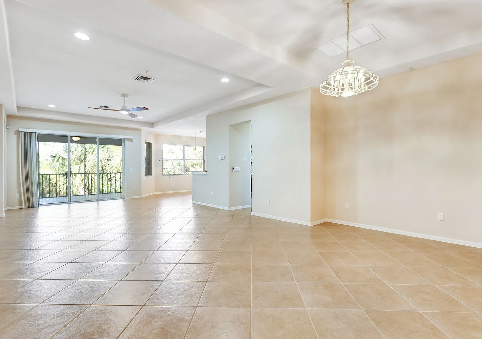 ** Aviano At Naples ** 3 Bed / 2 Bath - Carriage Home - Garage - Central Naples - Annual Rental — Photo 3
