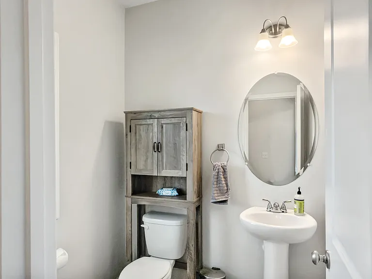 188 Hyrne Dr — Photo 4