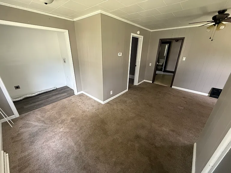 1130 N Main St — Photo 2