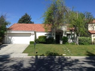 10475 N Camarillo Dr, Fresno, CA