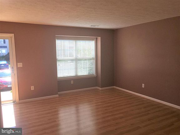5th image of 9901 Warwick Pl