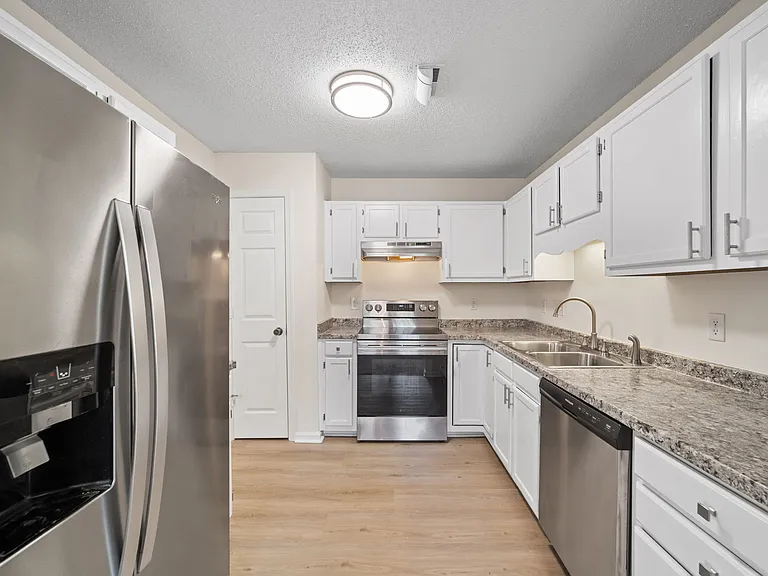 4228 Edith Ln #H — Photo 3