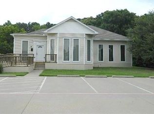 201 Woodcreek Dr, Longview, TX 75605