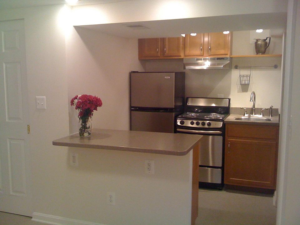 1st image of 402 McLane Ct #B