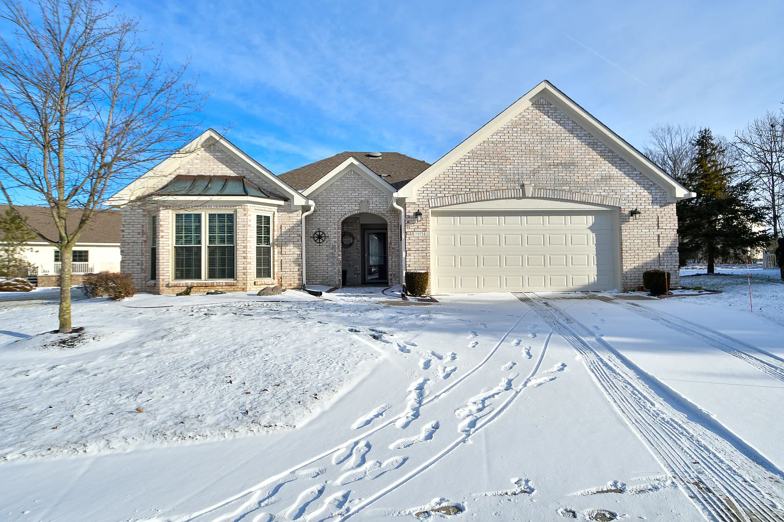 1774 Stonewall Cir photo 1