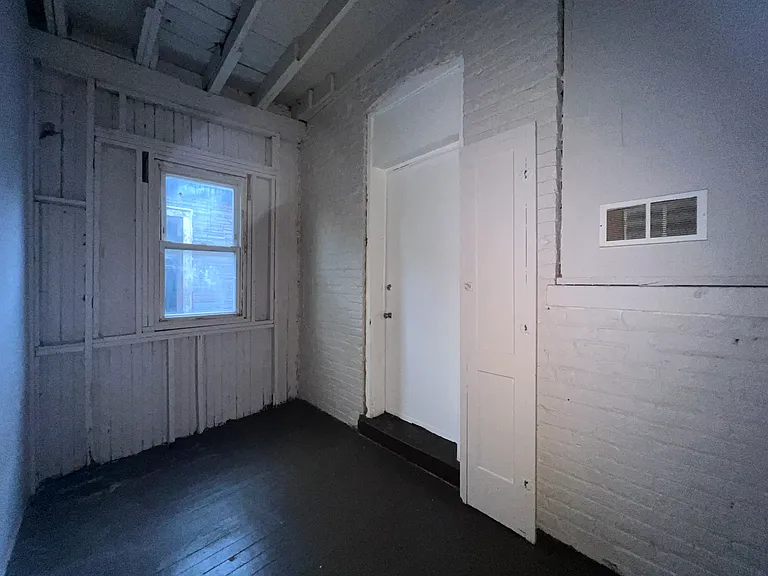 2707 E 78th St #2W — Photo 18