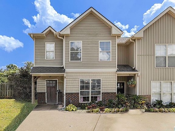 2nd image of 599 The Heights Ln