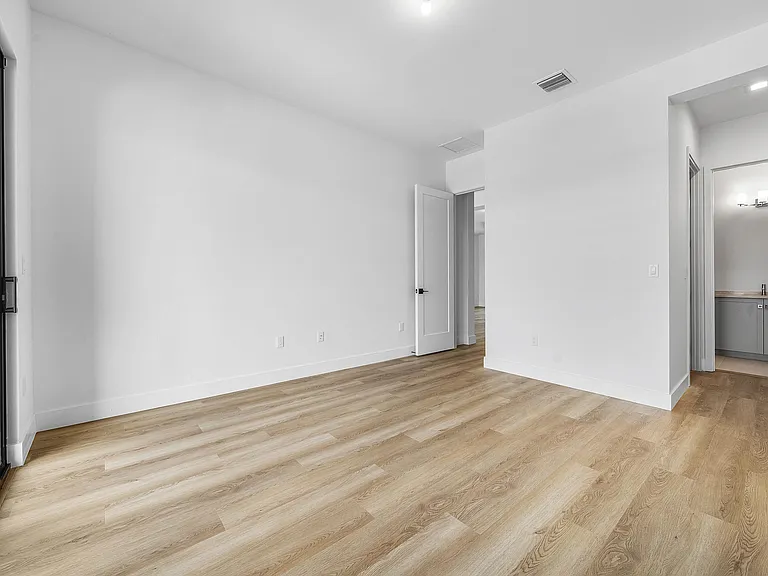 9516 Riverside Park Dr — Photo 58
