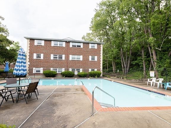 3rd image of 9 Cass St APT 2