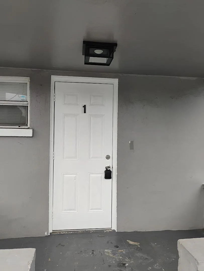 2325 Madison St #1 - Unit 1 — Photo 3