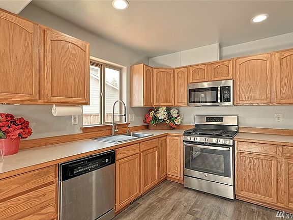 4th image of 6128 81st Pl NE