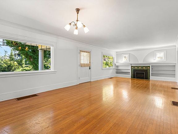 2nd image of 4073 NE 30th Ave