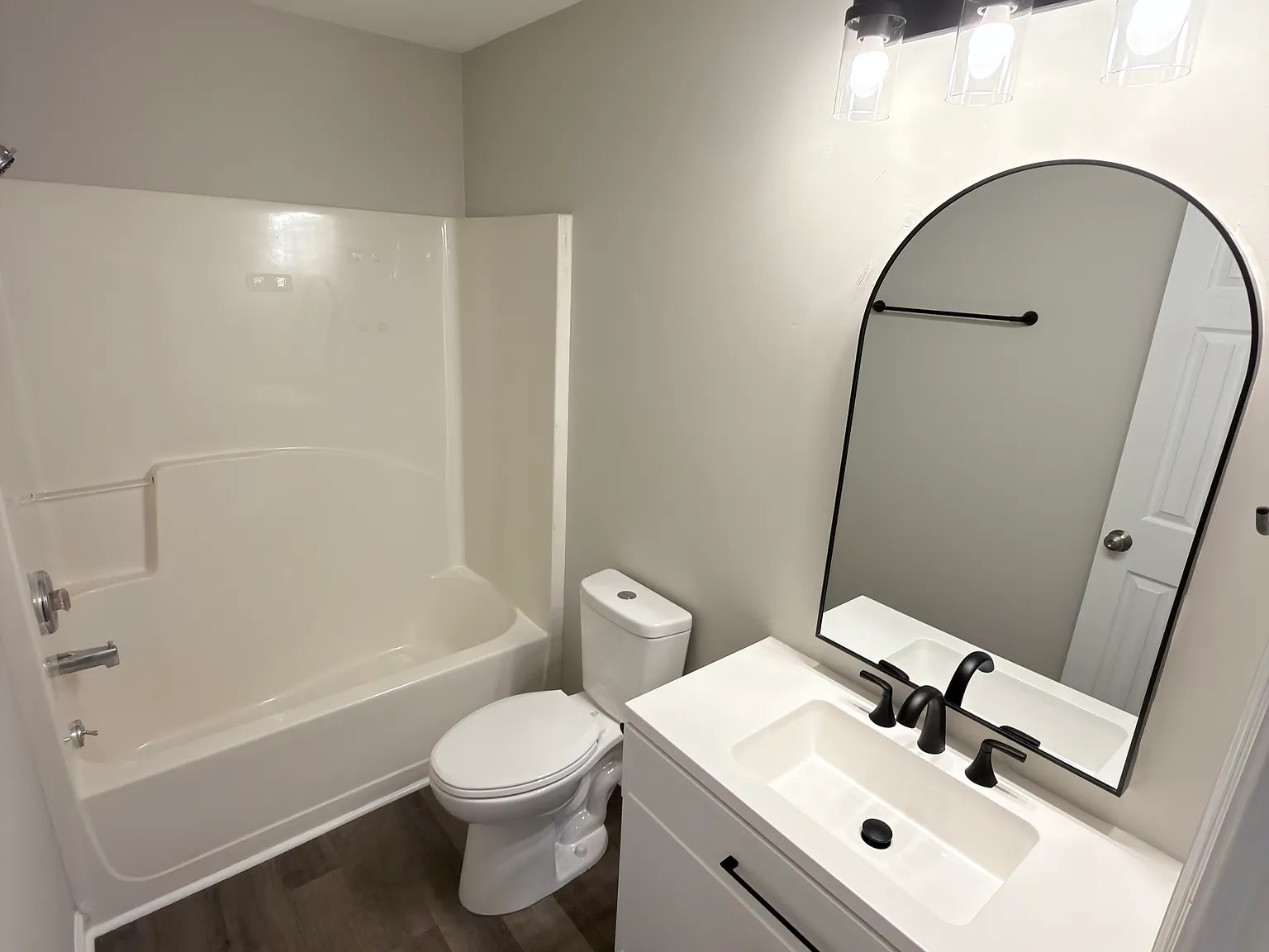 2 bed, 1100 sqft, $1,600 — Photo 4