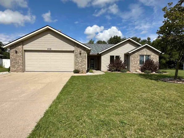 258 Broadmore Cir, Angola, IN 46703