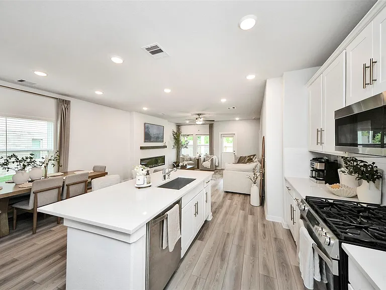 8646 Blueberry Ash St — Photo 13