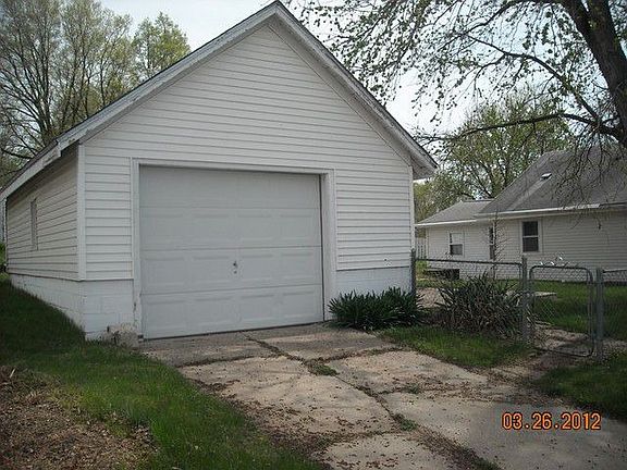 3rd image of 617 S 6th St