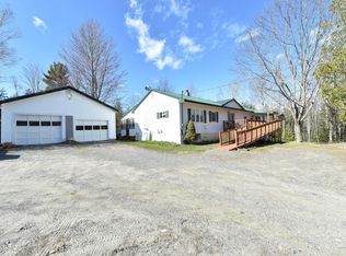 19 York Hill Ln, Lowell, ME 04493
