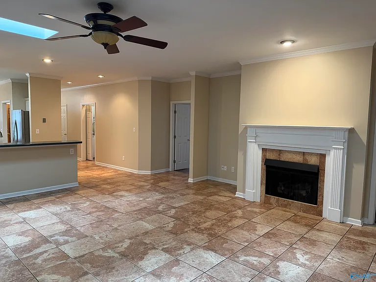 139 Canterbury Dr — Photo 10