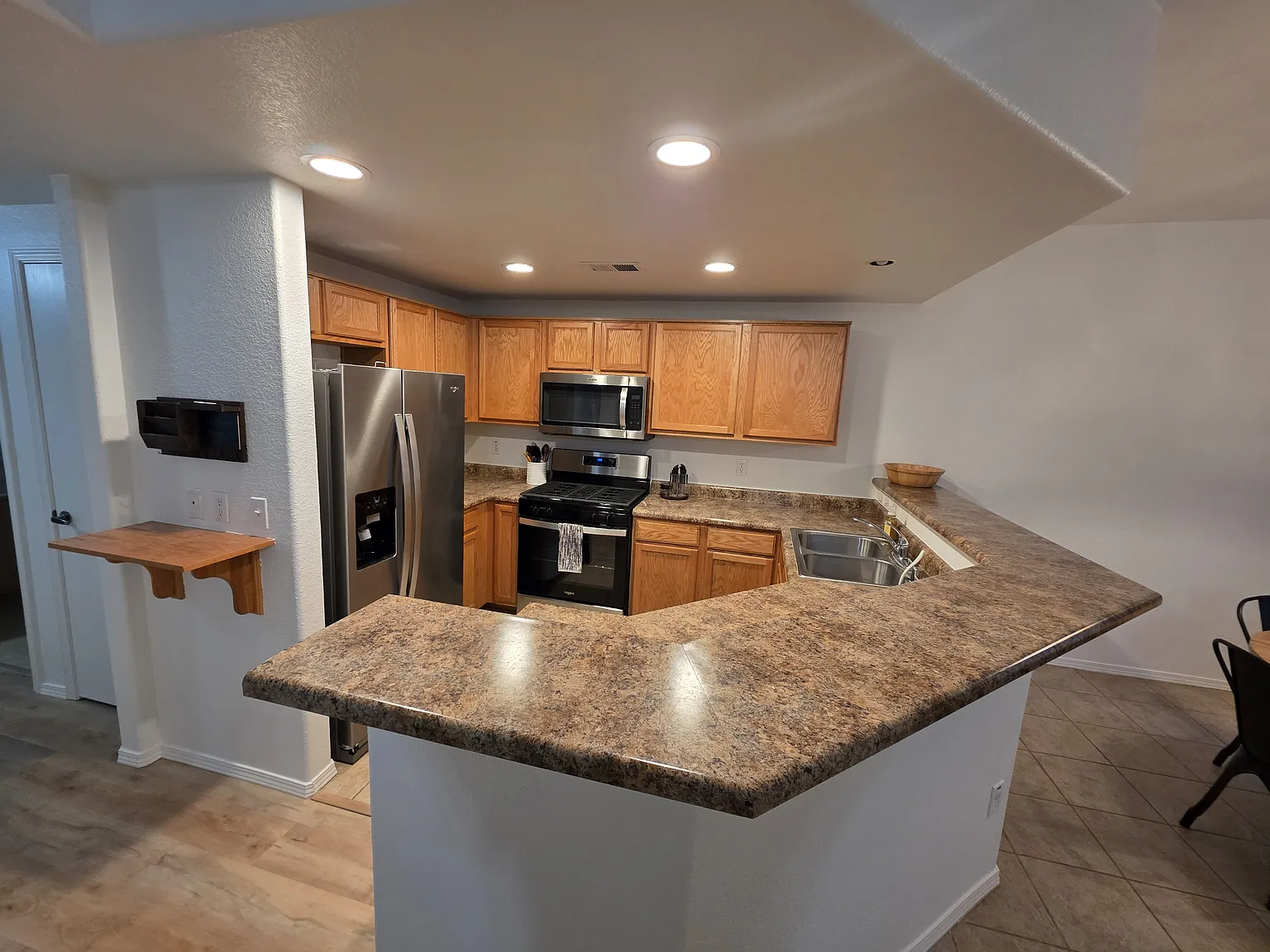 3 bed, 1180 sqft, $2,100 — Photo 1
