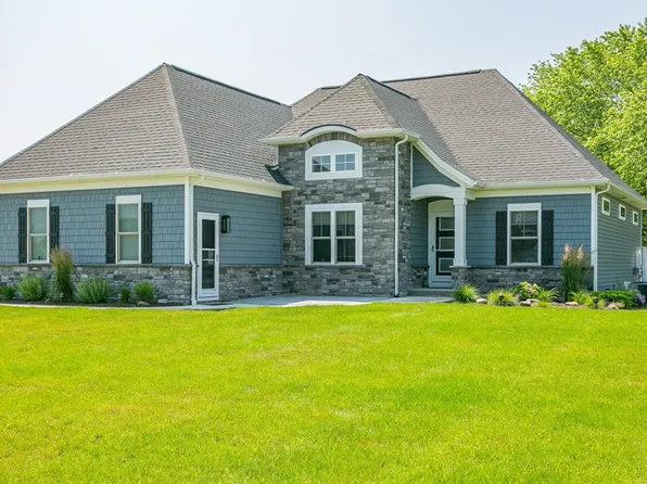 98 Kingsford Ln, Spencerport, NY 14559