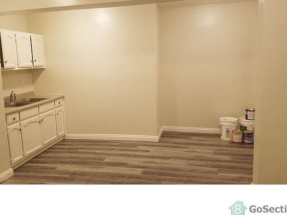 3rd image of 2815 Hyde Park Blvd APT 4