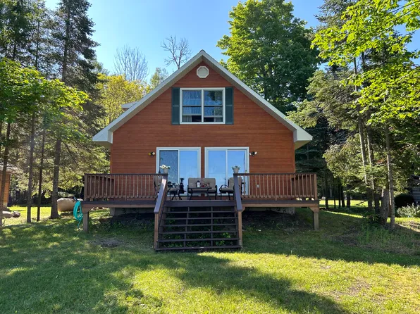 565 S Westview Trl, Cedarville, MI 49719