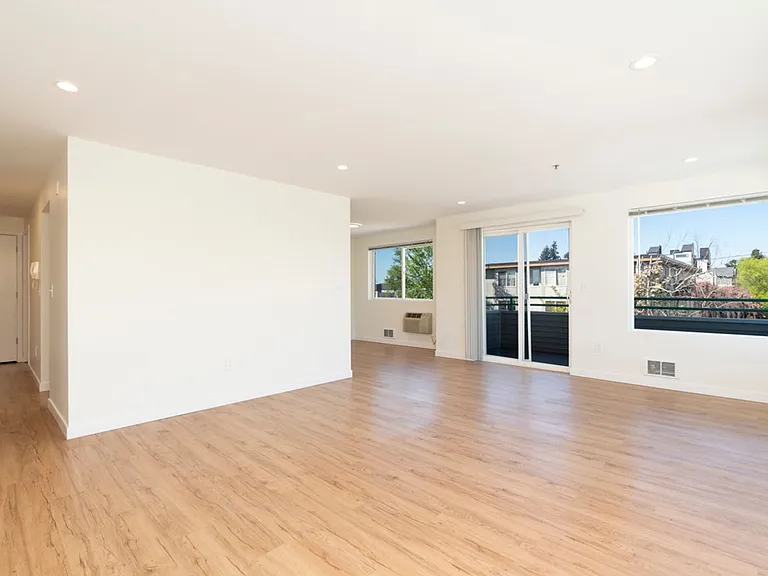 Nordhaven Apartments — Photo 39