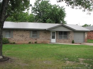 821 N Orcutt St, Coweta, OK 74429