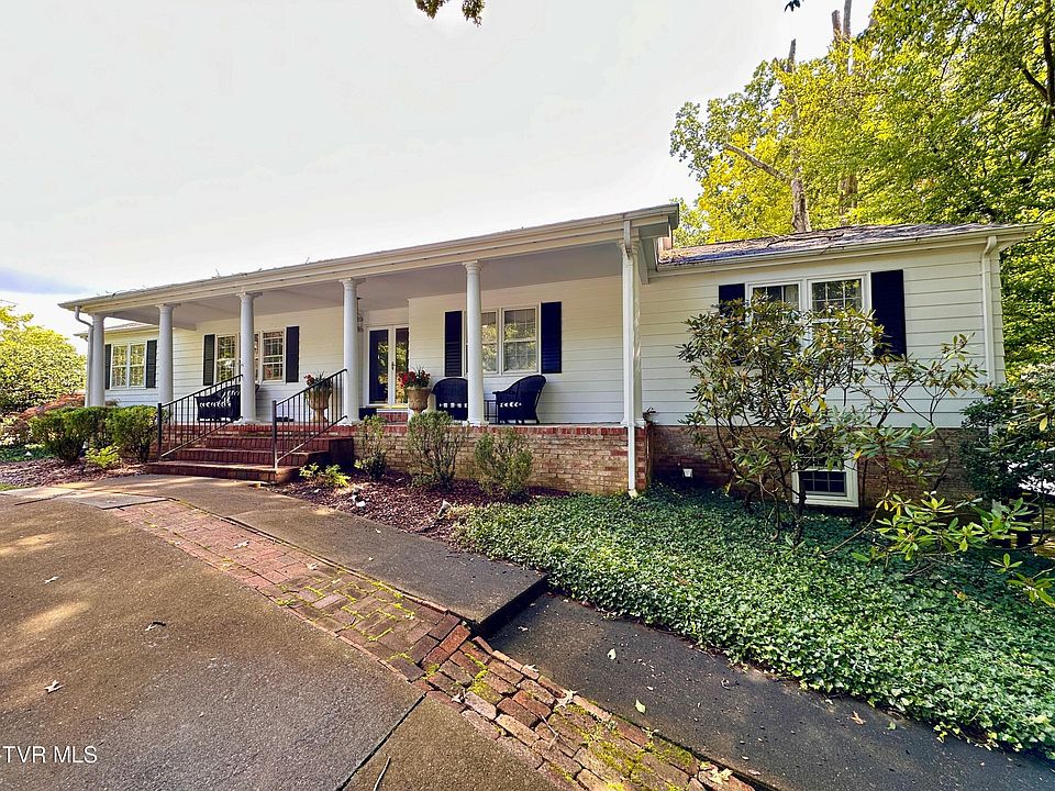 1st image of 1518 Robin Hood Ln