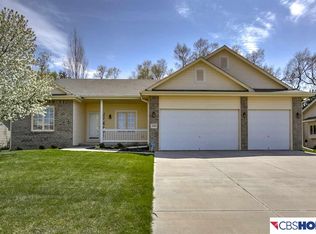 20803 Hemlock St, Elkhorn, NE 68022