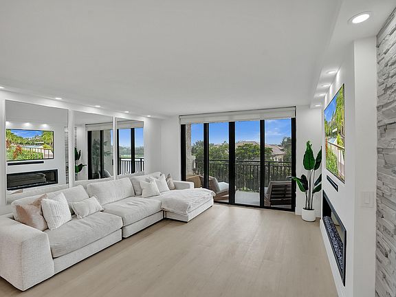 4th image of 3912 S Ocean Boulevard #404