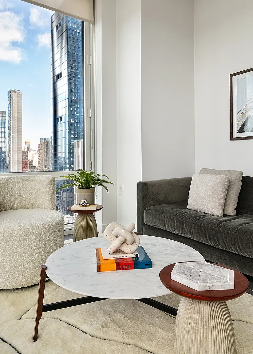 606 West 30th Street — Photo 4