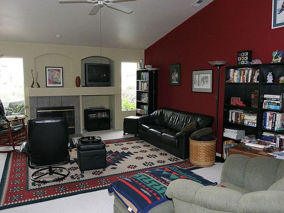3rd image of 1711 Poppy Dr