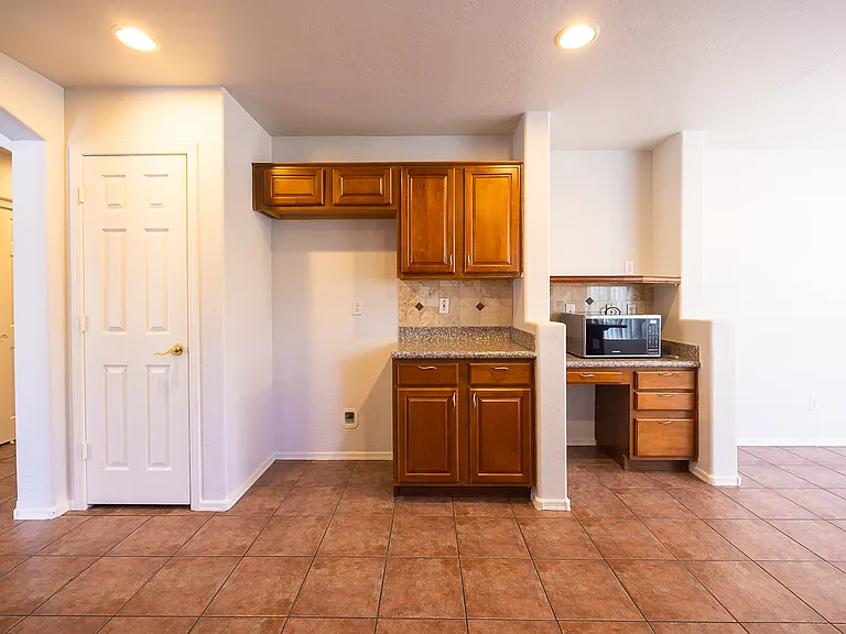 9233 W Mackenzie Dr — Photo 11