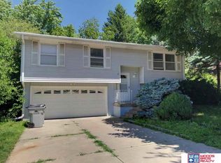 902 Jackson Ave, Seward, NE 68434