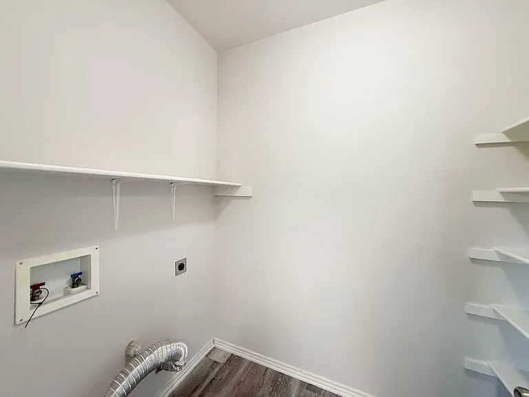 1722 E Mesa Park Cv — Photo 10