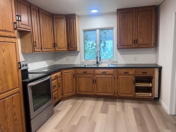 2nd image of 409 C Ave