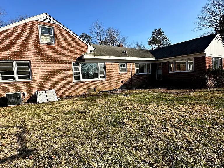 167 Kings Hwy — Photo 6