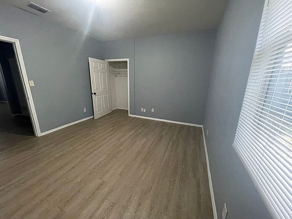 3rd image of 3910 SE 17th Ave APT 7