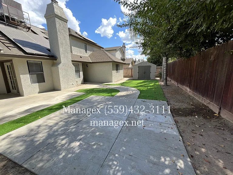 8449 N 8th St — Photo 24