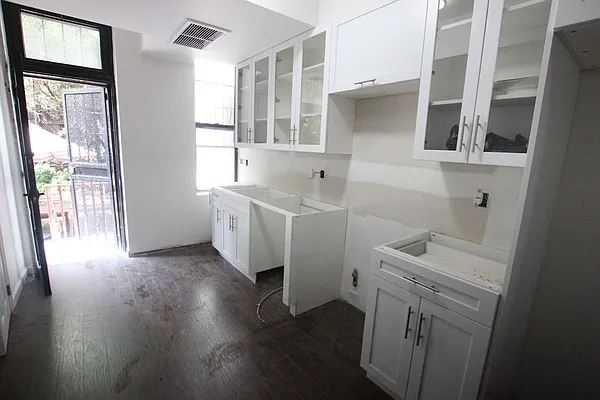 Rented by Bedford 6 Real Estate | media 18