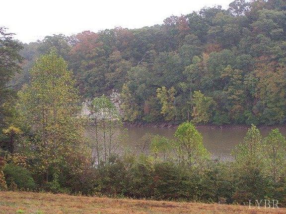 2nd image of 105 Spruce Pine Dr