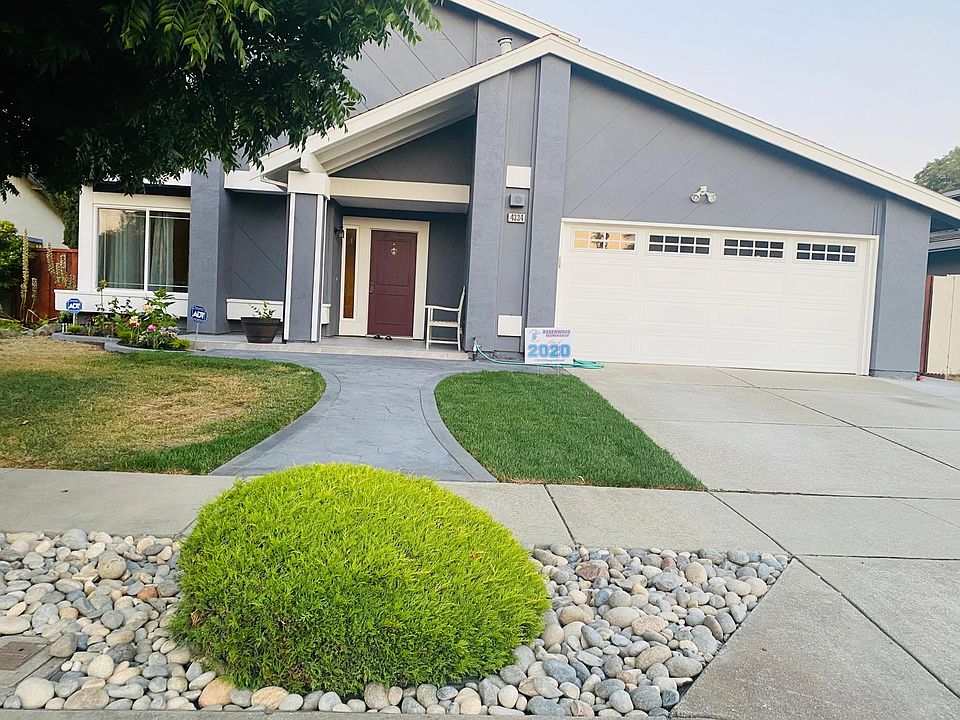1st image of 4334 Othello Dr