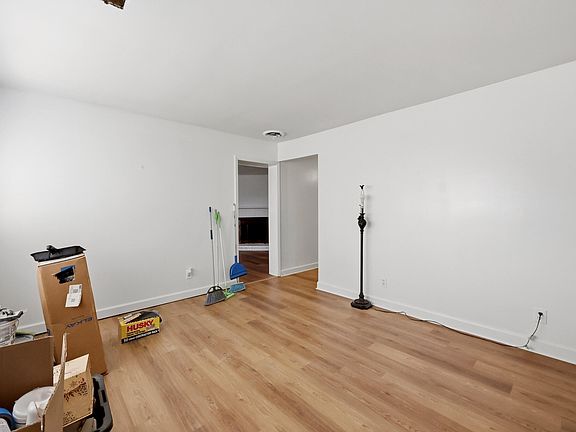 4th image of 1018 Birch Dr